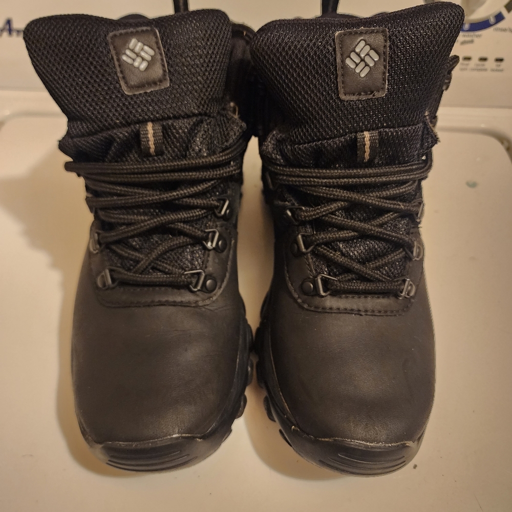 Columbia men's Newton ridge waterproof hiking boot